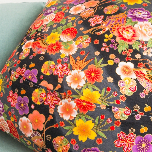 Taie d'oreiller floral noir sendrée tissu japonais