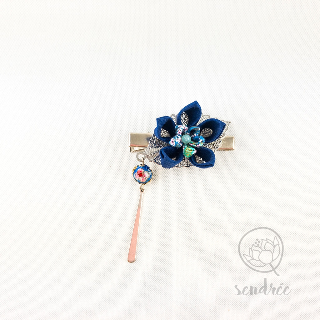 Pince croco fleur royal blue sendrée tsumami zaiku