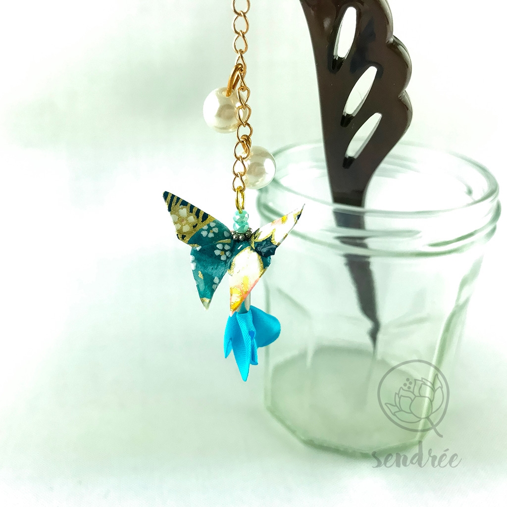 Pic moyen origami papillon grisbleu sendrée papier japonais Pic moyen origami papillon grisbleu sendrée papier japonais