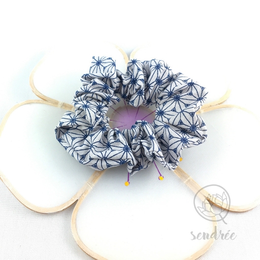Chouchou fleur bleue sendrée tissu japonais